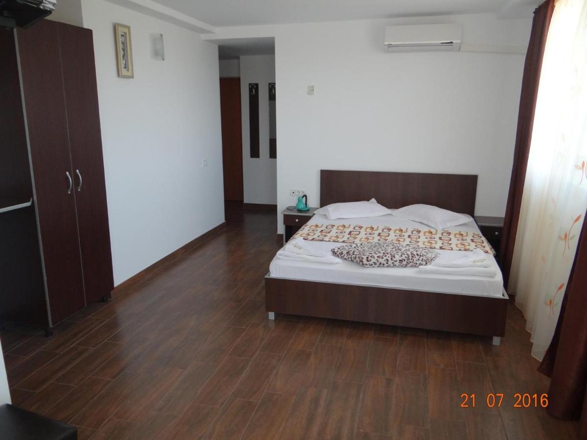 Отель Casa Marea Neagra Костинешти Экстерьер фото